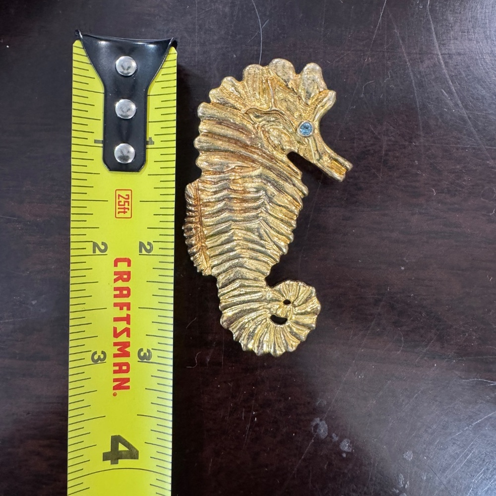 Gold plated handcrafted seahorse pendant - Picture 5 of 5